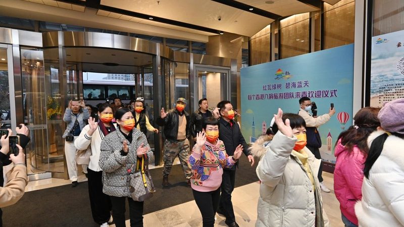 小标题：关注旅行社的资质与口碑